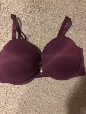 Victoria's Secret T-Shirt Push-Up Bra in Deep Plum
